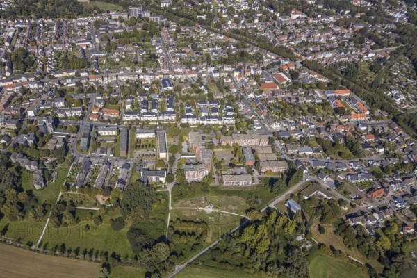 Aerial view, residential area Rheinsberger Platz, urban garden Kornmersch, Kornmersch, Hamm, Ruhr area, North Rhine-Westphalia, Germany, flower field, DE, Europe, aeroplane in flight, community garden, property tax, real estate, aerial view, aerial photography, aerial photography, overview, urban gardening, bird's eye view, residential complex, living and living, residential area, residential buildings, quality of living, residential quarter, housing estate, birds-eyes view, overview, sowing, cultivating and harvesting in your own bed