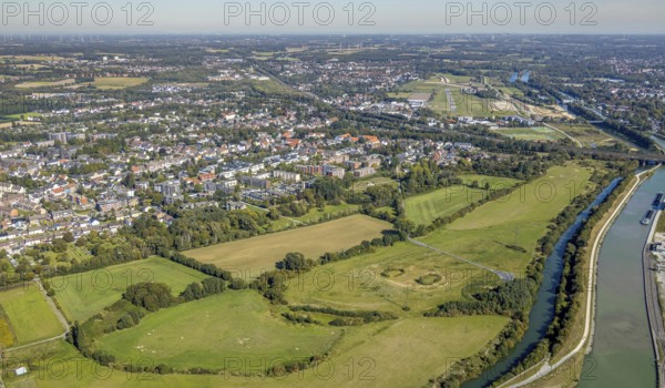 Aerial view, Lippe floodplain, Kornmersch, river Lippe, Datteln-Hamm canal, view over Hamm, Hamm, Ruhr area, North Rhine-Westphalia, Germany, DE, Europe, floodplain, canal, aerial view, aerial photography, aerial photography, overview, bird's-eye view, meadows and fields, birds-eyes view, overview