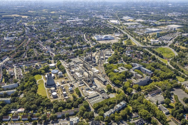Aerial view, Ineos Herne chemical plant, Herne, Ruhr area, North Rhine-Westphalia, Germany, railway tracks, DE, Europe, distant view, Gasometer Herne, commercial enterprises, commercial area, commercial location, commercial use, industrial plants, industrial area, industrial location, Ineos Solvents Germany, aerial view, aerial photography, aerial photography, Rhine-Ruhr metropolitan region, RAG AG, overview, bird's eye view, living and working, living and life, Zurbrüggen furniture store, birds-eyes view, overview
