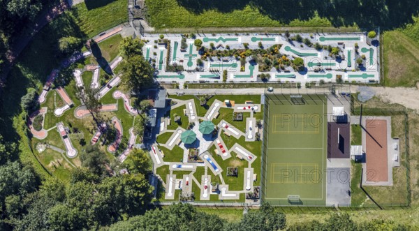 Aerial view, minigolf course MGC Rot-Weiß Wanne-Eickel, Herne, Ruhr area, North Rhine-Westphalia, Germany, DE, Europe, shapes and colours, Heisterkamp, aerial view, aerial photography, aerial photography, metropolitan region Rhine-Ruhr, minigolf, minigolf course, sport, overview, bird's-eye view, birds-eyes view, overview