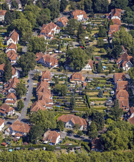 Aerial photograph, Teutoburgia housing estate, garden city, colliery housing estate, Herne, Ruhr area, North Rhine-Westphalia, Germany, workers' housing estate, Baarestraße, DE, monument protection, Europe, property tax, green areas, green trees, gardens, real estate, aerial photograph, aerial photography, aerial photography, apartment buildings, Rhine-Ruhr metropolitan region, sight, overview, bird's-eye view, housing estate, housing and living, residential area, residential buildings, residential quality, residential neighbourhood, housing estate, birds-eyes view, overview, red roofs
