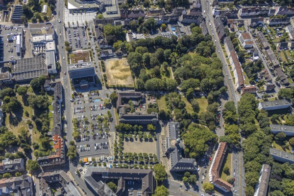 Aerial view, town hall Herne, Friedrich-Ebert-Platz, district court Herne, Herne, Ruhr area, North Rhine-Westphalia, Germany, Behrenspark, authority, DE, Europe, municipal administration, green trees, local government, aerial view, aerial photography, aerial photography, Rhine-Ruhr metropolitan region, park, Park am Bergelmanns Hof, car parks, town hall, Sparkasse Herne, city administration, overview, administrative area, bird's-eye view, overview