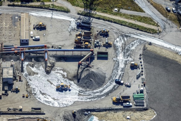 Aerial view, central landfill Emscherbruch ZDE, former Graf Bismarck colliery, loading, lorry cleaning, AGR, Abfallentsorgungs-Gesellschaft Ruhr Area mbH, Resser Mark, Gelsenkirchen, city limits Herne, Ruhr area, North Rhine-Westphalia, Germany, DE, Europe, birds-eyes view, aerial photograph, aerial photography, aerial photography, overview, bird's eye view, Herne
