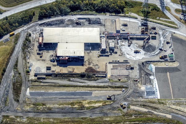 Aerial view, central landfill Emscherbruch ZDE, former Graf Bismarck colliery, loading, lorry cleaning, AGR, Abfallentsorgungs-Gesellschaft Ruhr Area mbH, Resser Mark, Gelsenkirchen, city limits Herne, Ruhr area, North Rhine-Westphalia, Germany, DE, Europe, birds-eyes view, aerial photograph, aerial photography, aerial photography, overview, bird's eye view, Herne