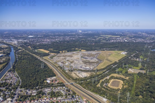 Aerial view, central landfill Emscherbruch ZDE, former Graf Bismarck colliery, AGR, Abfallentsorgungs-Gesellschaft Ruhr Area mbH, Resser Mark, Gelsenkirchen, city limits Herne, Ruhr area, North Rhine-Westphalia, Germany, DE, Europe, birds-eyes view, aerial photograph, aerial photography, aerial photography, overview, bird's-eye view, Herne