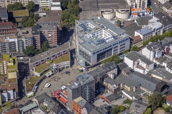 Aerial view, Robert-Brauner-Platz, StadtGalerie, construction site Neue Höfe Bahnhofstraße, Herne, Ruhr area, North Rhine-Westphalia, Germany, construction work, construction, construction area, building site, building plots, construction project, construction site, office space, office building, DE, shopping, shopping centres, shopping plaza, shopping street, shopping centre, Europe, aerial view, aerial photography, aerial photography, metropolitan region Rhine-Ruhr, local supply centre, new construction, revitalisation city centre, supermarket, overview, bird's-eye view, birds-eyes view, former department stores', overview