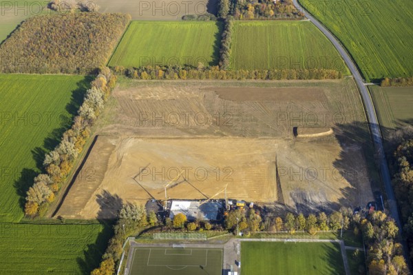 Aerial view, sports field An der Lohschule, construction site, Rhynern, Hamm, Ruhr area, North Rhine-Westphalia, Germany, construction work, construction, construction area, construction site, construction site, construction project, DE, Europe, football pitch, football stadium, football club, aerial view, aerial photography, aerial photography, new construction, sports, sports facilities, sports field, sports facility, overview, bird's-eye view, overview