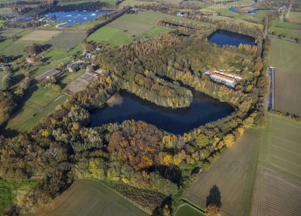 Aerial view, Gut Sternholz, hotel in the forest, Haarener Baggerseen, Uentrop, Hamm, Ruhr area, North Rhine-Westphalia, Germany, DE, Europe, gastronomy, autumn colours, hotel, hotel facilities, hotel business, Im Giesendahl, landscape conservation area, aerial view, aerial photography, aerial photography, NSG, nature reserve, spa hotel, overview, bird's eye view, forest area, wellness, birds-eyes view, overview
