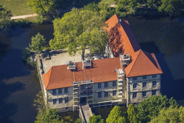 Aerial view, renovation Strünkede Castle, Herne, Ruhr area, North Rhine-Westphalia, Germany, castle, DE, Europe, manor house, manor house, manor building, courtyard, aerial view, aerial photography, aerial photography, castle, overview, defence system, bird's-eye view, forest area, moated castle, moated castle, birds-eyes view, overview