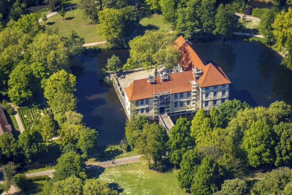 Aerial view, renovation Strünkede Castle, Herne, Ruhr area, North Rhine-Westphalia, Germany, castle, DE, Europe, manor house, manor house, manor building, courtyard, aerial view, aerial photography, aerial photography, castle, overview, defence system, bird's-eye view, forest area, moated castle, moated castle, birds-eyes view, overview