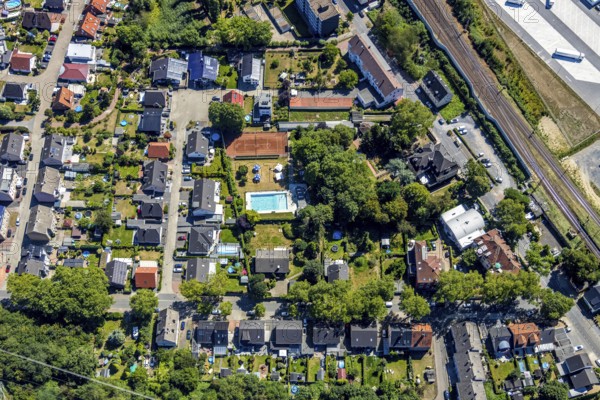 Aerial view, residential area Alleestraße, casino club Harmonie Unser Fritz, swimming pool, tennis court, distance rule, Herne, Ruhr area, North Rhine-Westphalia, Germany, corona crisis, corona measures, corona virus, corona fear, Covid-19, DE, Europe, green trees, hygiene measures, aerial view, aerial photography, aerial photography, Rhine-Ruhr metropolitan region, pandemic fear, parasols, overview, virus, bird's eye view, birds-eyes view, overview