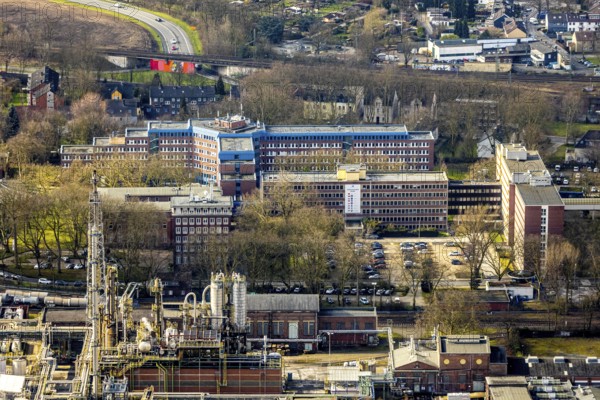 Aerial view, Shamrock Park on which a future centre with two 17-storey high-rise buildings is planned to provide space for start-ups, innovative research and educational units, Herne, Ruhr area, North Rhine-Westphalia, Germany, DE, Europe, birds-eyes, view, aerial view, aerial photography, aerial photography, overview, overview, bird's eye view, office, service, workplaces, research, development, science, technology, education