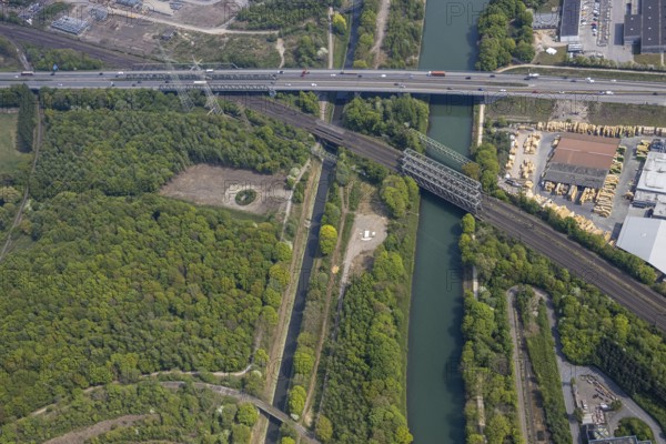 Motorway bridge A43 over the Rhine-Herne Canal will be closed for trucks, Emscher, A43 motorway, motorway closure, Baukau, Herne, Ruhr area, North Rhine-Westphalia, Germany, DE, Europe, aerial photo, birds-eyes view, aerial photography, aerial photography, overview, overview, bird's eye view