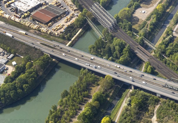 Motorway bridge A43 over the Rhine-Herne Canal is closed for trucks, Emscher, A43 motorway, motorway closure, Baukau, Herne, Ruhr area, North Rhine-Westphalia, Germany, Recklinghausen, DE, Europe, aerial photo, birds-eyes view, aerial photography, aerial photography, overview, bird's eye view