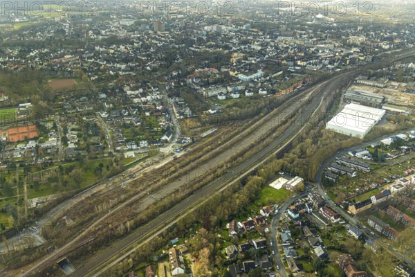 Aerial view, railway tracks at Hosthauser Straße, industrial area / industrial wasteland factory site between Baumstraße, Fabrikstraße and Eschstraße, Herne, Ruhr area, North Rhine-Westphalia, Germany, DE, Europe, birds-eyes, view, aerial view, aerial photography, aerial photography, overview, bird's eye view, railway line, railway network, infrastructure, traffic, train traffic, freight traffic, railway network, former, industrial site, structural change