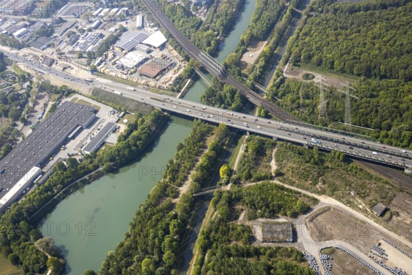 Motorway bridge A43 over the Rhine-Herne Canal is closed for trucks, Emscher, A43 motorway, motorway closure, Baukau, Herne, Ruhr area, North Rhine-Westphalia, Germany, Recklinghausen, DE, Europe, aerial photo, birds-eyes view, aerial photography, aerial photography, overview, bird's eye view