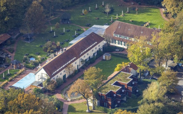 Aerial view, Gut Sternholz, hotel in the forest, Uentrop, Hamm, Ruhr area, North Rhine-Westphalia, Germany, DE, Europe, gastronomy, autumn colours, hotel, hotel facilities, hotel business, Im Giesendahl, landscape conservation area, aerial photograph, aerial photography, aerial photography, nature reserve, spa hotel, overview, bird's eye view, forest area, wellness, birds-eyes view, overview