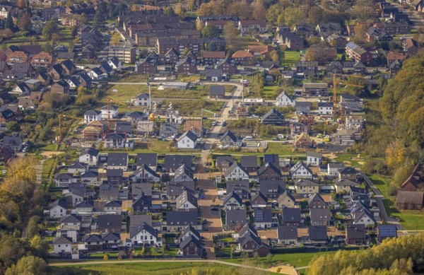 Aerial view, residential park Schulze-Everding, new construction area, Bockum-Hövel, Hamm, Ruhr area, North Rhine-Westphalia, Germany, Am Eversbach, construction work, construction vehicles, construction area, construction site, building plots, construction project, construction site, DE, development, Europe, capacity requirements, aerial view, aerial photography, aerial photography, new construction, overview, bird's eye view, meadows and fields, bird's eye view, overview