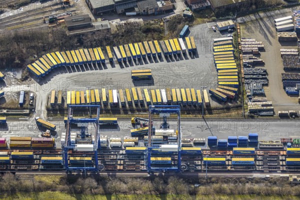 Aerial view, Container Terminal CTH between Emscher and Rhine-Herne Canal, Herne, Ruhr area, North Rhine-Westphalia, Germany, DE, Europe, birds-eyes, view, aerial photography, aerial photography, overview, bird's eye view, container, logistics, goods handling, transport, waterway, shipping, goods movement, ships, waters