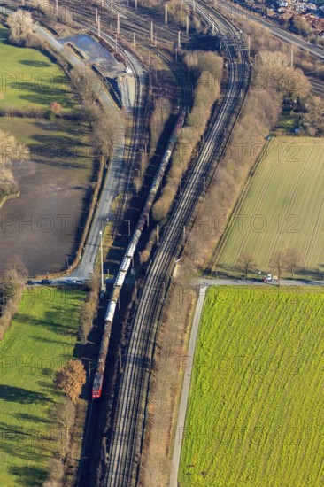 Aerial view, railway tracks, railway line, railway tracks at Rathenaustraße, Wiescherhöfen, Hamm, Ruhr area, North Rhine-Westphalia, Germany, railway tracks, DE, Deutsche Bahn AG, Europe, aerial view, aerial photography, aerial photography, overview, bird's eye view, train, birds-eyes view, overview
