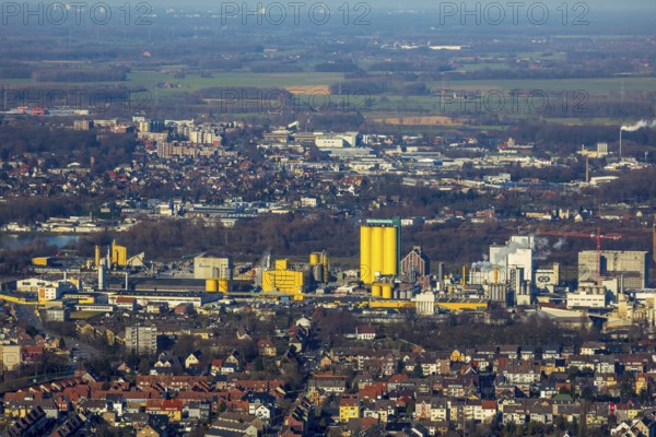 Aerial view, residential area and industrial facilities, Hamm harbour, Ölmühle Brökelmann, Brölio, silo tanks, Speicherstraße, Hamm, Ruhr area, North Rhine-Westphalia, Germany, Brökelmann + Co - Ölmühle GmbH + Co, DE, Europe, commercial area, commercial use, property tax, real estate, industrial facilities, industrial area, industrial site, aerial view, aerial photography, aerial photography, production facilities, overview, bird's eye view, living and life, residential area, residential buildings, birds-eyes view, overview