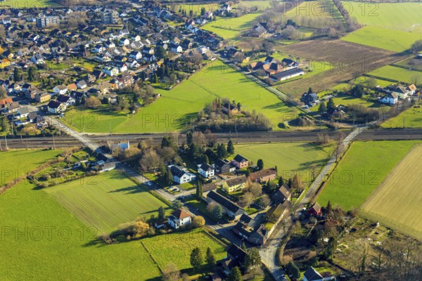 Aerial view, railway crossing Große Werlstraße, Hamm, Ruhr area, North Rhine-Westphalia, Germany, railway tracks, DE, Deutsche Bahn AG, Europe, real estate, aerial view, aerial photography, aerial photography, overview, bird's eye view, living and life, residential buildings, birds-eyes view, overview