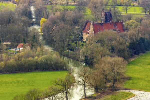 Aerial view, Schloss Heessen public school and boarding school, river Lippe, park, Hamm, Ruhr area, North Rhine-Westphalia, Germany, education, educational institution, DE, Europe, educational institute, aerial view, aerial photography, aerial photography, park, public school, Schlossstraße, school, overview, bird's eye view, birds-eyes view, overview