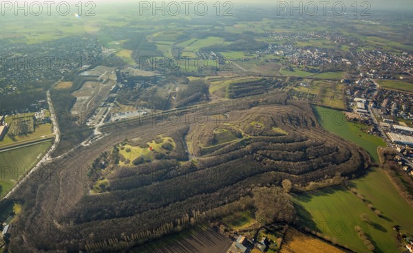 Aerial photo, Kissinger Höhe, slag heap, Humbert-Halde, Hamm, Ruhr area, North Rhine-Westphalia, Germany, spoil tip, DE, Europe, distant view, slag heap, slag heap landscape, slag heap sign, aerial photograph, aerial photography, aerial photography, park, tower, overview, bird's eye view, forest area, birds-eyes view, former Ost colliery, overview
