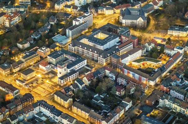 Aerial photo, Volksbank Hamm, Hamm head office, Gothestraße, Hohe Straße, Hamm prison, police headquarters, centre, Hamm, Ruhr area, North Rhine-Westphalia, Germany, DE, Europe, birds-eyes view, aerial photo, aerial photography, aerial photography, overview, overview, bird's eye view, AURIGA GmbH & Co. KG Steuerberatungsgesellschaft, night photography, twilight photography, Hamm by night