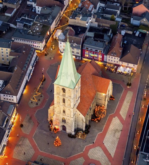 Aerial view, city centre Hamm, Pauluskirche, market place without Christmas market, centre, Hamm, Ruhr area, North Rhine-Westphalia, Germany, DE, Europe, birds-eyes view, aerial view, aerial photography, aerial photography, overview, bird's eye view, night view, twilight shot, Hamm at night