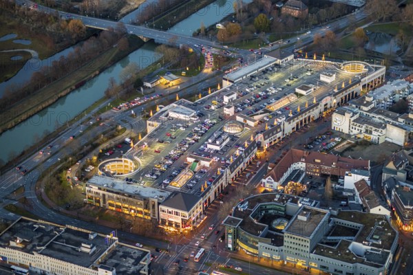 Aerial view, twilight view of Hamm, shopping centre Alleecenter Hamm, ECE, Mitte, Hamm, Ruhr area, North Rhine-Westphalia, Germany, DE, Europe, birds-eyes view, aerial view, aerial photography, aerial photography, overview, bird's eye view, night view, twilight view, Hamm at night