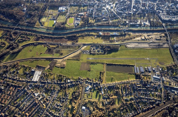 Aerial photo, Hamm-Lippewiesen airfield, Lippe reconstruction, Hamm on the water, Datteln-Hamm canal, canal edge, Heessen, Hamm, Ruhr area, North Rhine-Westphalia, Germany, DE, Europe, birds-eyes view, aerial photo, aerial photography, aerial photography, overview, overview, bird's eye view, LSC-Hamm, Luftsportclub Hamm e.V., EDLH, Kläranlage Lippeverband, runway, runway, general aviation, general aviation, special landing strip