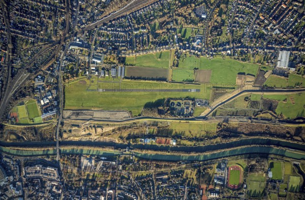 Aerial photo, Hamm-Lippewiesen airfield, Lippe reconstruction, Hamm on the water, Datteln-Hamm canal, canal edge, Heessen, Hamm, Ruhr area, North Rhine-Westphalia, Germany, DE, Europe, birds-eyes view, aerial photo, aerial photography, aerial photography, overview, overview, bird's eye view, LSC-Hamm, Luftsportclub Hamm e.V., EDLH, Kläranlage Lippeverband, runway, runway, general aviation, general aviation, special landing strip