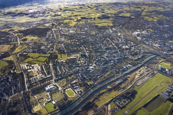 Aerial photo, Hamm-Lippewiesen airfield, Lippe reconstruction, Hamm on the water, Datteln-Hamm canal, canal edge, Heessen, Hamm, Ruhr area, North Rhine-Westphalia, Germany, DE, Europe, birds-eyes view, aerial photo, aerial photography, aerial photography, overview, overview, bird's eye view, LSC-Hamm, Luftsportclub Hamm e.V., EDLH, Kläranlage Lippeverband, runway, runway, general aviation, general aviation, special landing strip