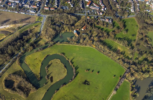 Aerial view, mill ditch, mill pond, oxbow lake of the Lippe, An der Schlossmühle, Hamm, Ruhr area, North Rhine-Westphalia, Germany, DE, Europe, aerial view, aerial photography, aerial photography, mill, rainwater retention basin, serpentine shape, overview, bird's-eye view, bird's-eye view, overview