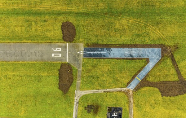 Aerial photo, Lippewiesen, reconstruction of Lippe meadows between Hamm-Lippewiesen airfield and Lippe, EDLH, runway extension in the approach area of runway 24 and runway 06, Heessen, Hamm, Ruhr area, North Rhine-Westphalia, Germany, DEU, Europe, birds-eyes view, aerial photo, aerial photography, aerial photography, overview, overview, bird's eye view, Lippe, Lippe dam, dam relocation, extension of Hamm airfield runway, special airfield
