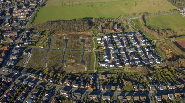 Aerial view, residential park Schulze-Everding, 2nd construction phase, new construction area, Bockum-Hövel, Hamm, Ruhr area, North Rhine-Westphalia, Germany, Am Eversbach, construction work, construction vehicles, construction area, construction site, building plots, construction measure, construction project, construction site, DE, development, Europe, capacity requirements, aerial view, aerial photography, aerial photography, new construction, overview, bird's eye view, meadows and fields, birds-eyes view, overview
