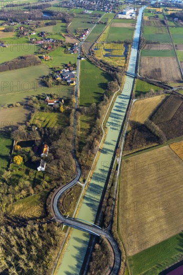 Aerial view, meadows and fields at the Datteln-Hamm Canal, planned ice nature reserve, BUND support, railway bridge, Haaren, Hamm, Ruhr area, North Rhine-Westphalia, Germany, bridge, DE, railway bridge, Europe, aerial view, aerial photography, aerial photography, overview, bird's-eye view, meadows and fields, birds-eyes view, overview