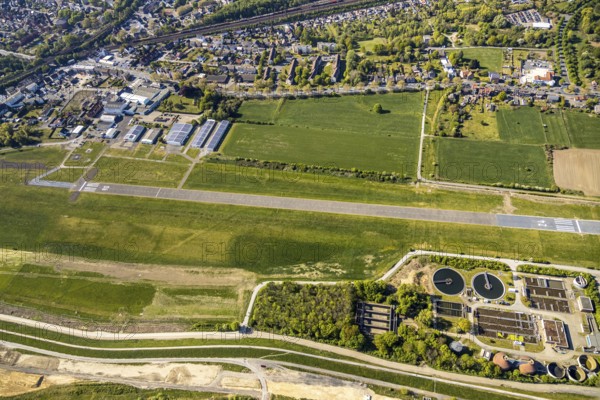 Aerial photo, Hamm-Lippewiesen airfield EDLH, runway markings, Lippe reconstruction, Lippe river, Hamm, Ruhr area, North Rhine-Westphalia, Germany, Düsseldorf, DE, Europe, birds-eyes view, aerial photograph, aerial photography, aerial photography, overview, bird's eye view