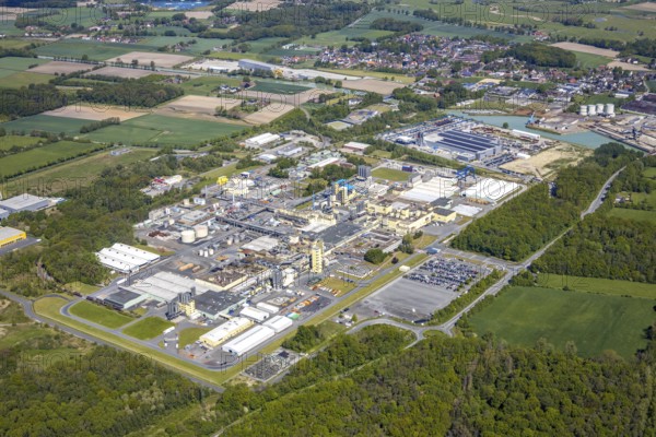 Aerial view, Uentrop DuPont plant, overview of the Dupont chemical plant, plastics plant, high-performance plastics Zytel®HTN, Hamm, Ruhr area, North Rhine-Westphalia, Germany, DE, Europe, birds-eyes view, aerial photograph, aerial photography, aerial photography, overview, bird's eye view