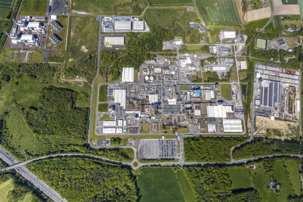 Aerial view, Uentrop DuPont plant, overview of the Dupont chemical plant, plastics plant, high-performance plastics Zytel®HTN, Hamm, Ruhr area, North Rhine-Westphalia, Germany, DE, Europe, birds-eyes view, aerial photograph, aerial photography, aerial photography, overview, bird's eye view