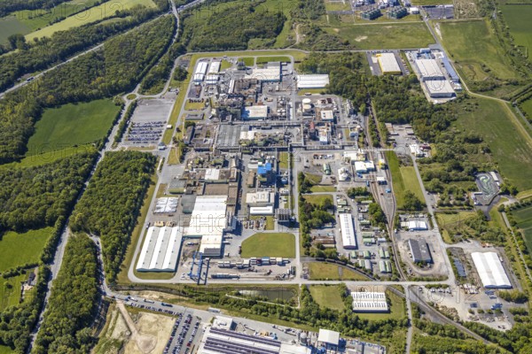 Aerial view, Uentrop DuPont plant, overview of the Dupont chemical plant, plastics plant, high-performance plastics Zytel®HTN, Hamm, Ruhr area, North Rhine-Westphalia, Germany, DE, Europe, birds-eyes view, aerial photograph, aerial photography, aerial photography, overview, bird's eye view
