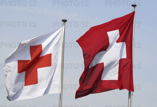 Swiss Red Cross with Swiss flag/Schweizerisches Rotes Kreuz mit Schweizer Fahne