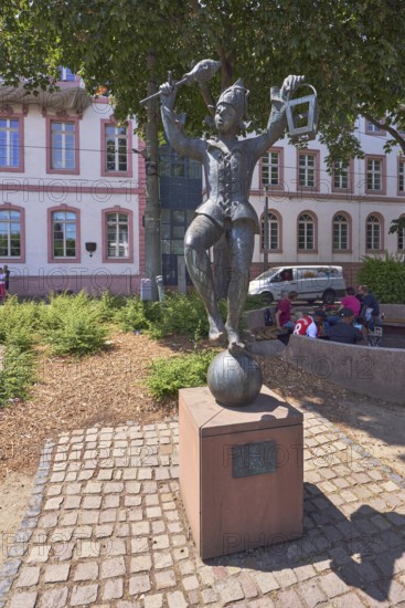 Bajazz with the lantern, metal sculpture, sculptor Inge Blum, paving stone walkway, historic building, façade, window, sunny, Schillerplatz, Mainz, state capital, district-free city, Rhineland-Palatinate, Germany