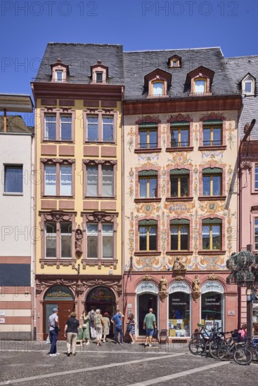 Bakery Brot Bassing, music shop, reconstructed historic buildings, façade painting, windows, dormers, bicycles, queue, blue sky, cloudless, market square, Mainz, state capital, district-free city, Rhineland-Palatinate, Germany