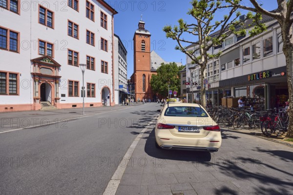 City center, Leibniz Institute, church, St. Quintin, street made of asphalt, sidewalk made of pavement tiles, building, taxi, taxi stand, trees, blue sky, cloudless, Alte Universitätsstraße, Mainz, state capital, district-free city, Rhineland-Palatinate, Germany