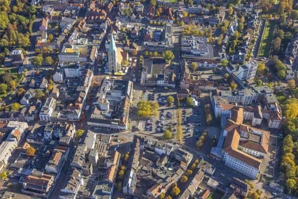 Aerial view, city and evangelical St. Paul's Church, weekly market market on the market square, Santa Monica Square car park and autumn trees, Mitte, Hamm, Ruhr area, North Rhine-Westphalia, Germany, place of worship, city, DE, Europe, religious community, holy place, city center, church community, denomination, aerial photo, aerial photography, religion, religious place, overview, birds-eyes View, overview