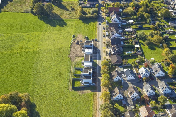 Aerial view, Wieland-Carree, construction site with new residential development on Wielandstraße, architectural firm Bauart, Pelcum district, Hamm, Ruhr region, North Rhine-Westphalia, Germany, construction area, building land, building plots, construction project, construction project, construction site, DE, Europe, real estate, aerial photography, aerial photography, new building, terraced house settlement, overview, bird's eye view, residential complex, living and life, residential area, quality of living, residential district, residential area, birds-eyes view, overview
