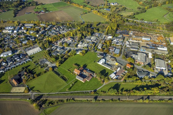 Aerial view, courtyard in a meadow, Gerhard Schnübbe farm, Baumhofstraße, Pelcum district, Hamm, Ruhr area, North Rhine-Westphalia, Germany, railway tracks, DE, Europe, farm, aerial photography, aerial photography, solar roof, overview, birds-eyes view, agricultural fields, overview