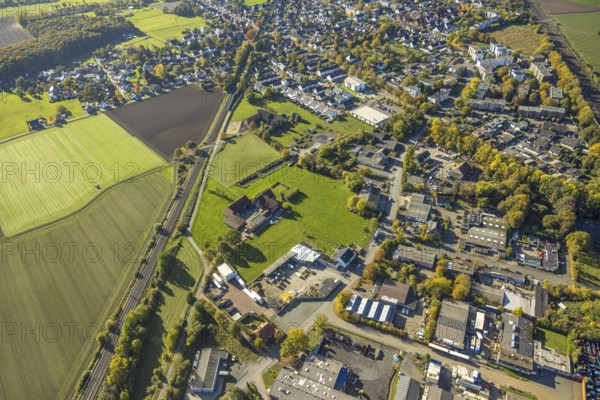 Aerial view, courtyard in a meadow, Gerhard Schnübbe farm, Baumhofstraße, residential area of the municipality of Pelcum, Hamm, Ruhr area, North Rhine-Westphalia, Germany, railway tracks, DE, Europe, property tax, real estate, farming, aerial photography, overview, bird's eye view, residential complex, living and living, residential area, residential area, residential area, birds-eyes view, agricultural fields, overview